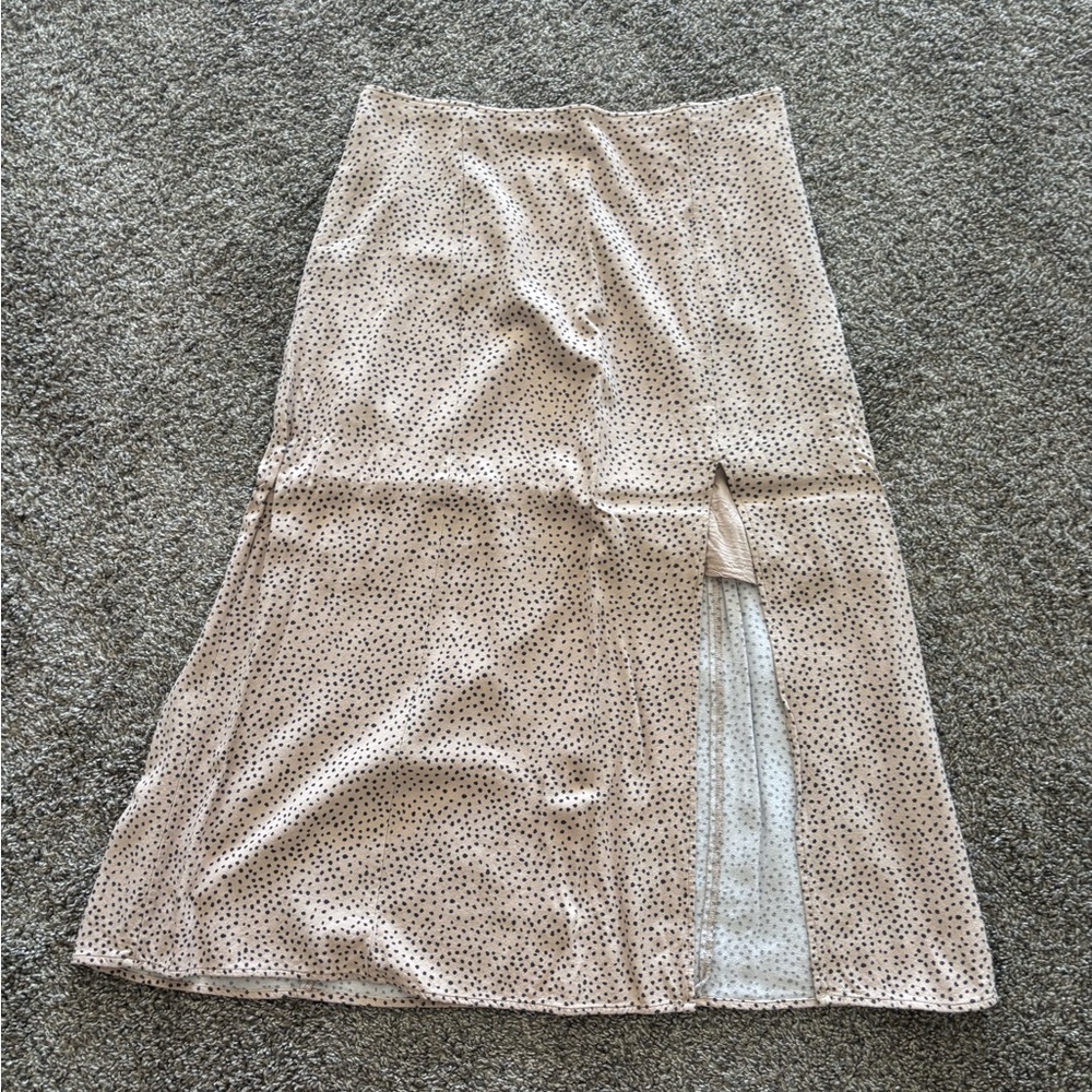 A&F Tan with Black Spots Midi Skit with Slit - Size: Medium